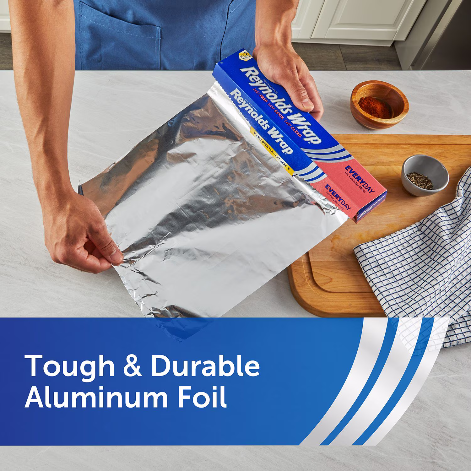 Reynolds Wrap Every Day 12" Aluminum Foil, 200 sq. ft., 2 pk. - Image 2